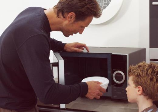 微波炉使用禁忌:哪些食物不能放进微波炉加热